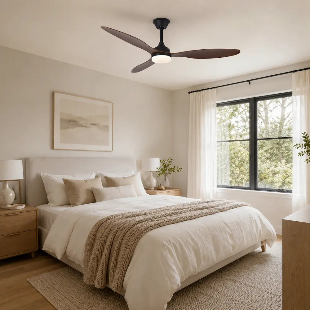 ventilateur plafond couleur bois foncé avec lumière led