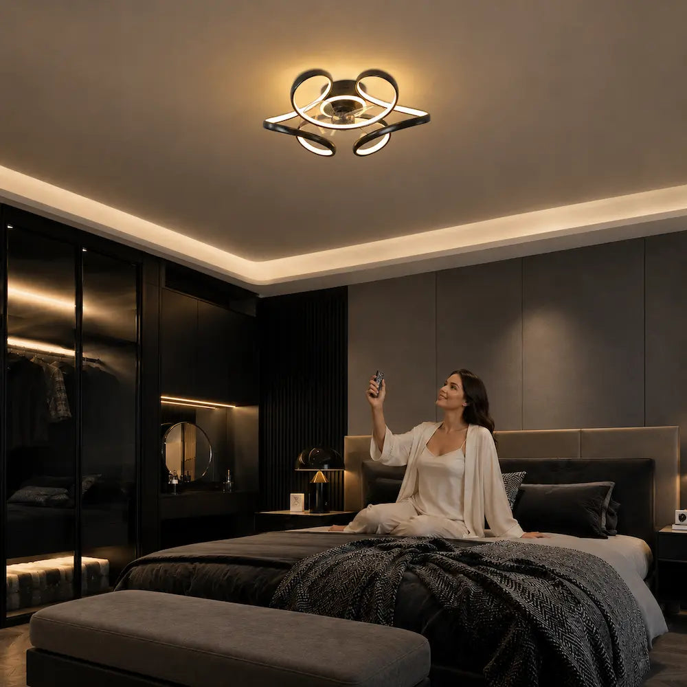 Ventilateur de plafond moderne et design pour chambre Image