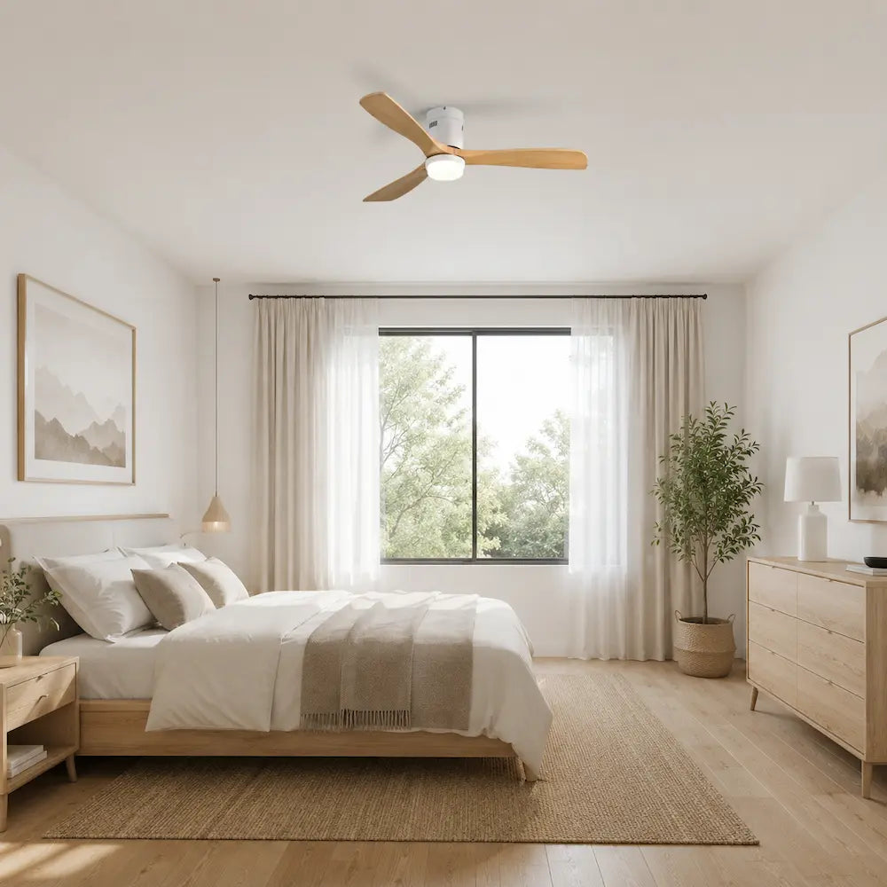 Ventilateur de plafond silencieux AULIA - Pales en bois, LED intégrée