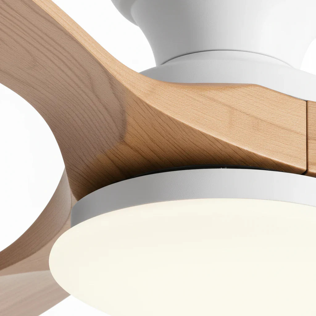 détails de ventilateur de plafond en bois naturel avec éclairage led 