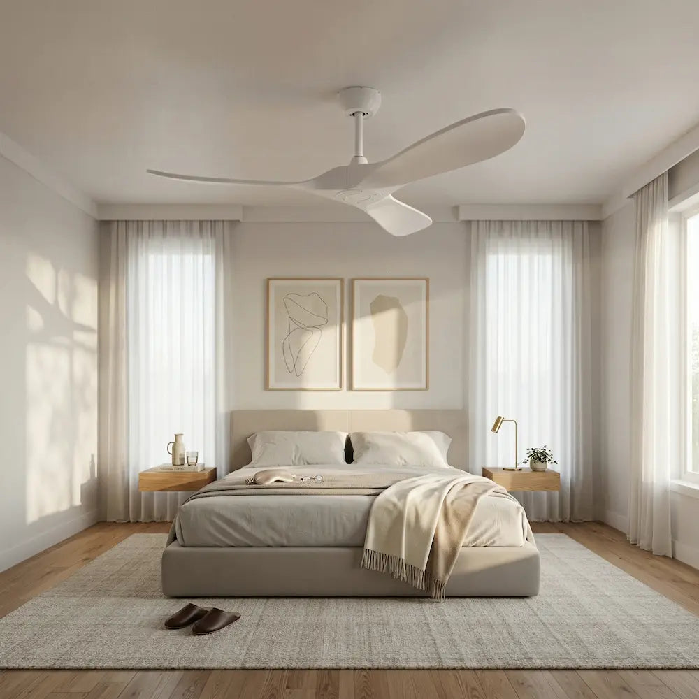 ventilateur de plafond silencieux vintage blanc dans chambre moderne