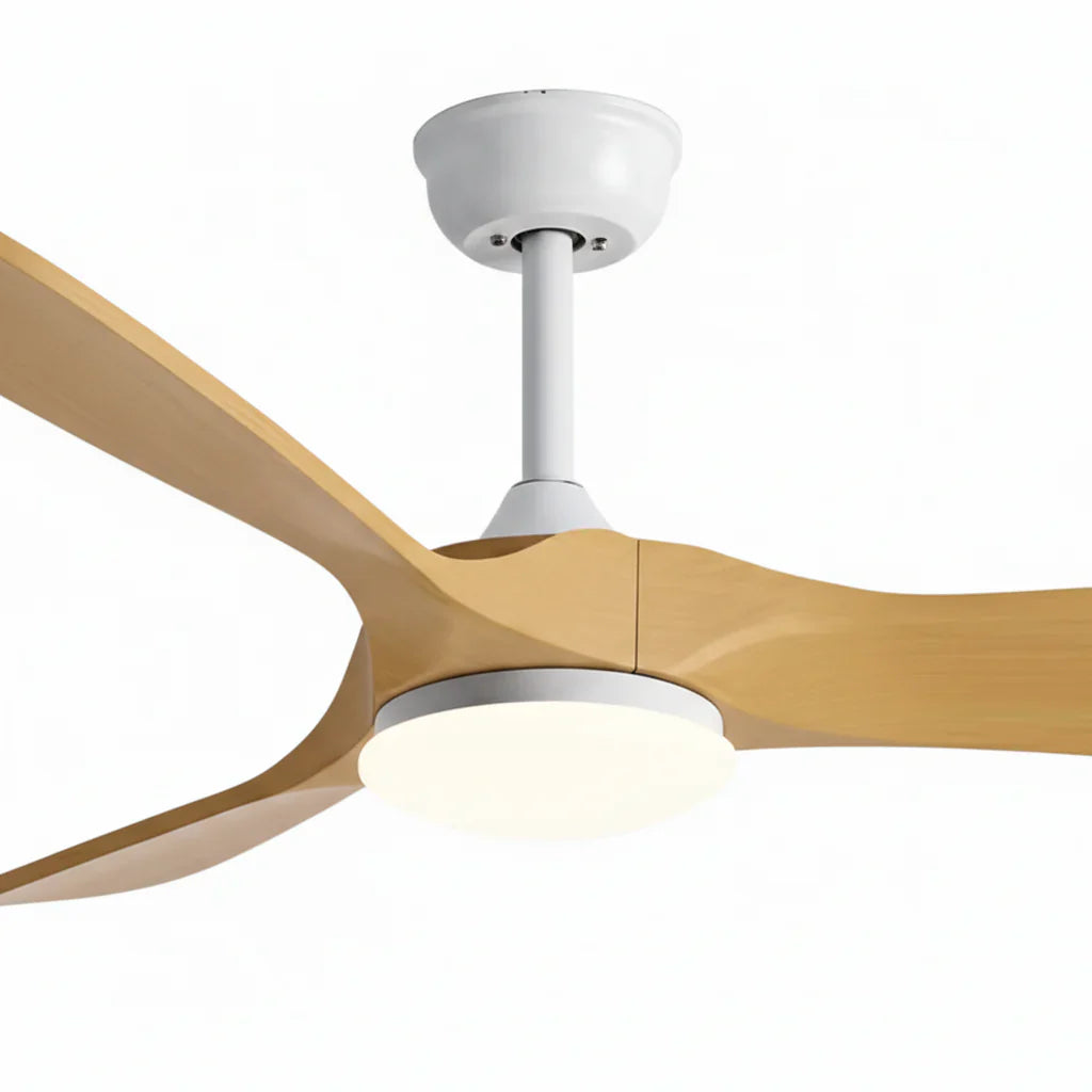 zoom d'un ventilateur de plafond silencieux vintage en bois naturel avec éclairage led